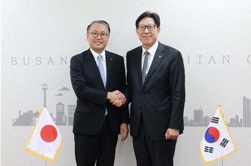 나가사키와 항공 노선, 의료, 관광 등 다양한 분야에서의 실질적 협력 강화